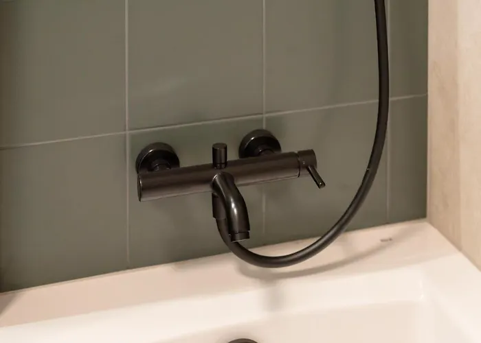 Expo With Parking By Ecru Wwa57 *