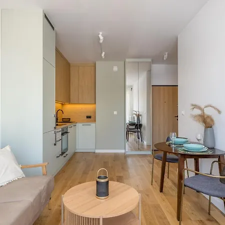 Expo With Parking By Ecru Wwa57