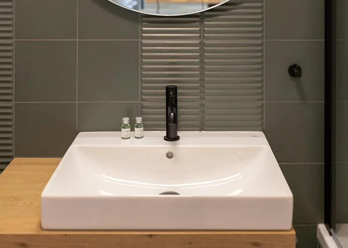 Expo With Parking By Ecru Wwa57